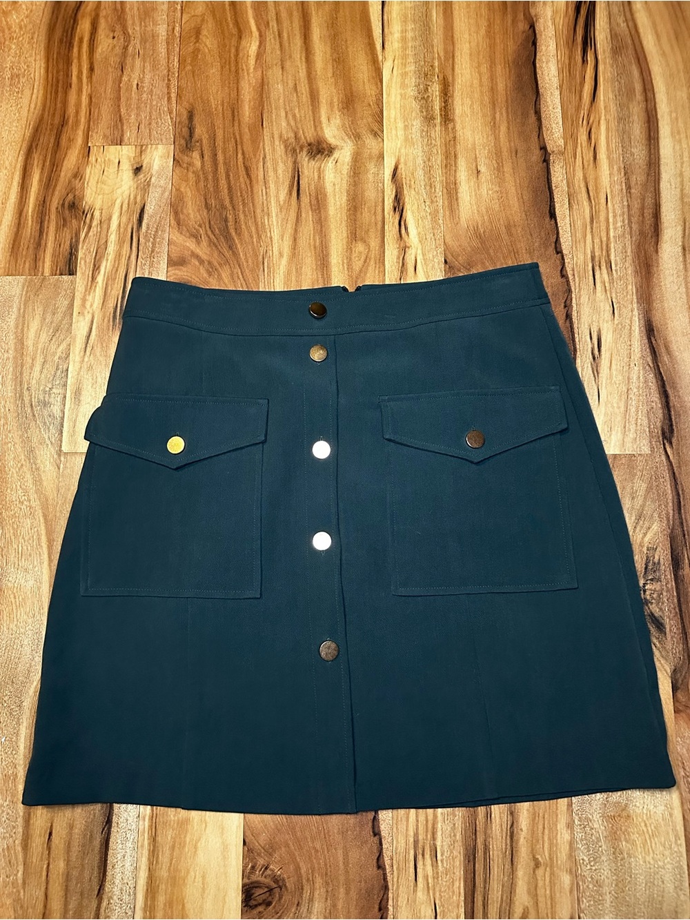 Banana Republic Women’s Green Button Front Mini Skirt Size 10 Utility Pocket